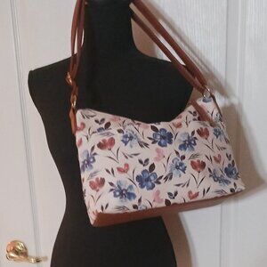 Super Cute Man Made Material Flower Shoulder Bag